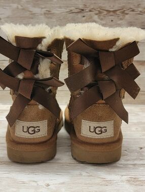 UGG Toddler Bailey Bow II Brown Boots - Size 6 (F26121H)